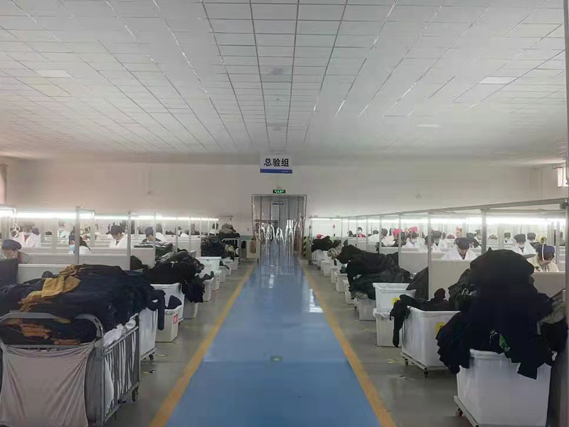 裤子生产现场