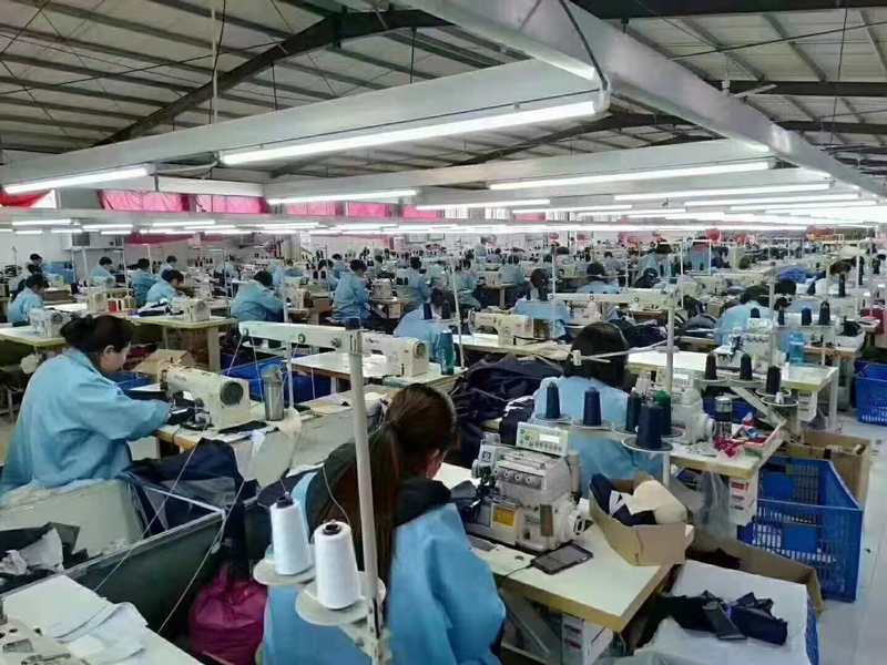 羽绒服生产现场