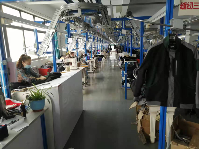 羽绒服生产现场